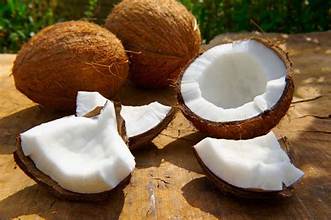 Coconut chips – crunchy coconut slices perfect for snacking, baking, desserts and breakfast bowls